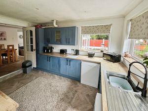 Kitchen- click for photo gallery